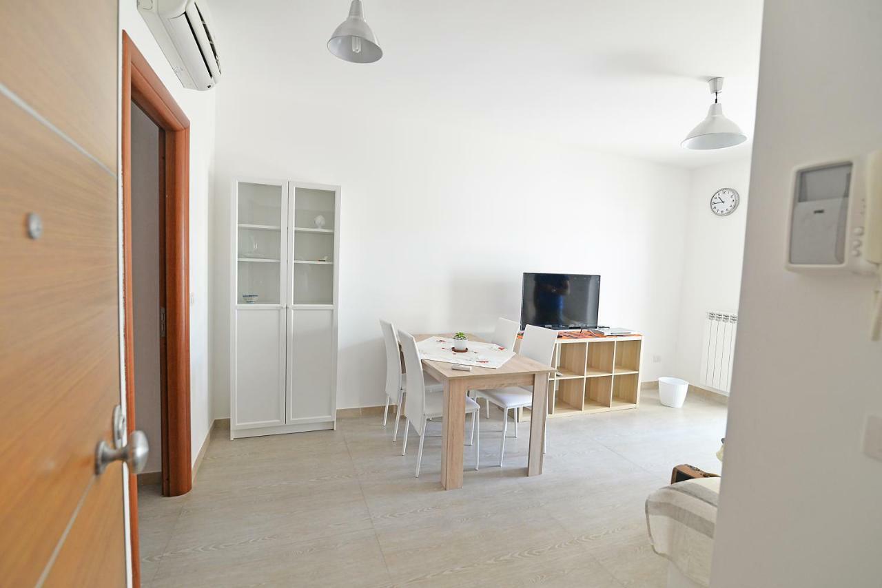 Casa Roberta Bed & Breakfast โมโนโปลี ภายนอก รูปภาพ