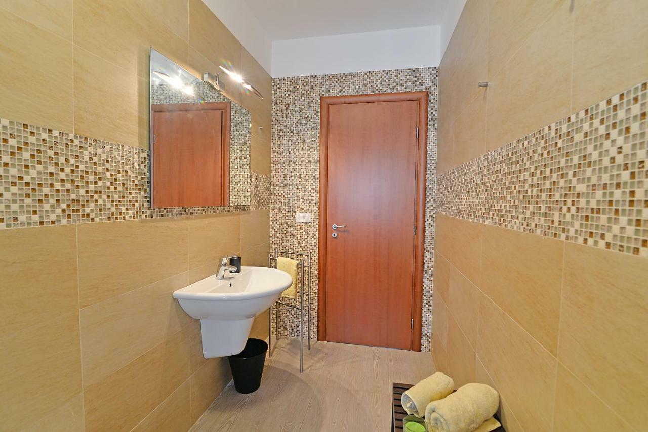 Casa Roberta Bed & Breakfast โมโนโปลี ภายนอก รูปภาพ