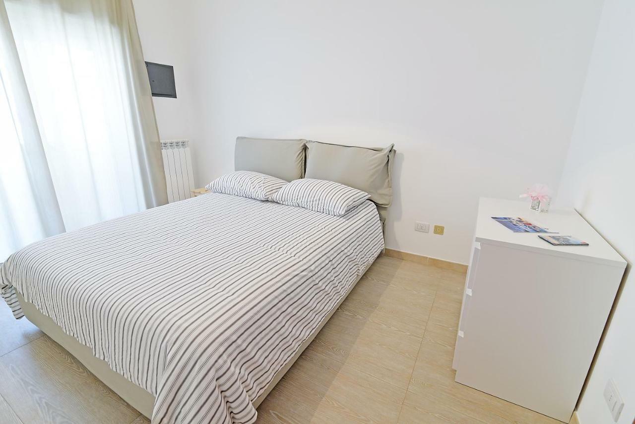 Casa Roberta Bed & Breakfast โมโนโปลี ภายนอก รูปภาพ