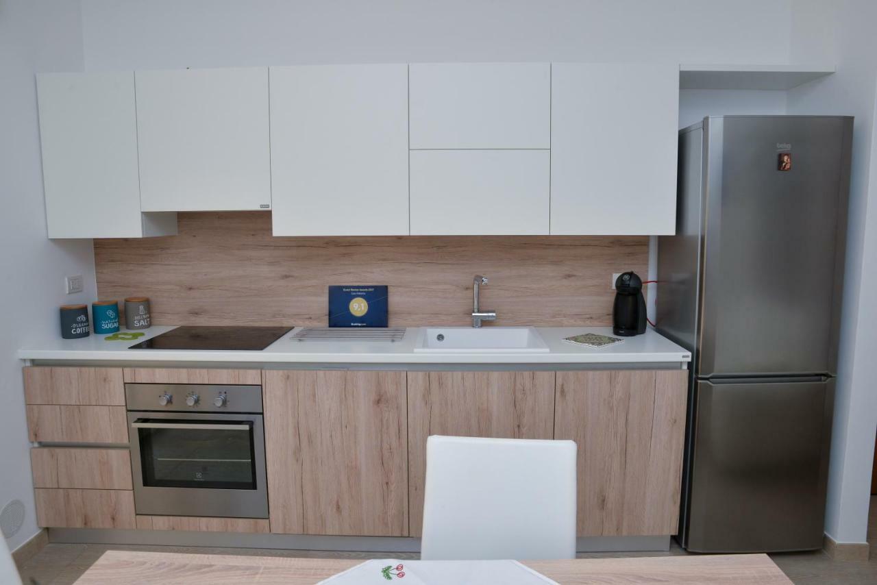 Casa Roberta Bed & Breakfast โมโนโปลี ภายนอก รูปภาพ